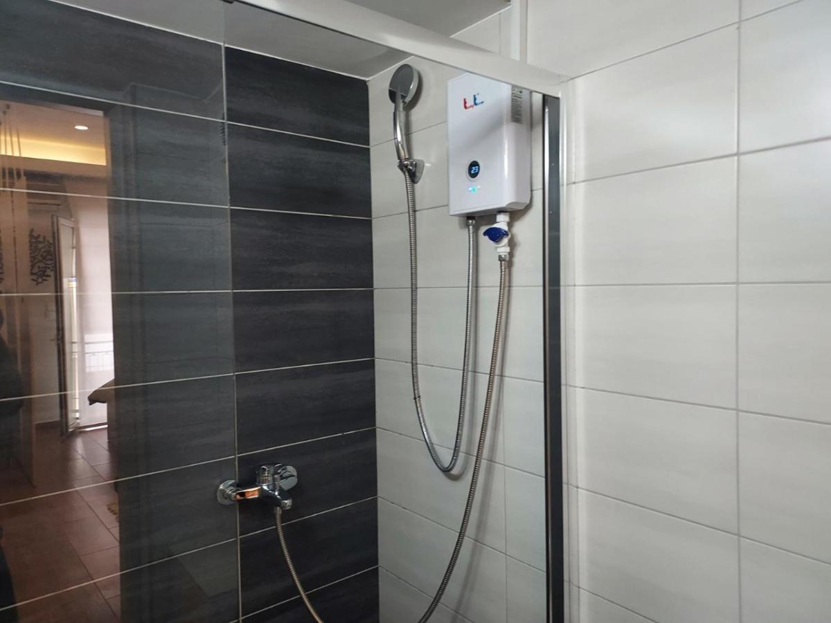 Acropolis Metro Station Flat 2 Appartement Athene Buitenkant foto