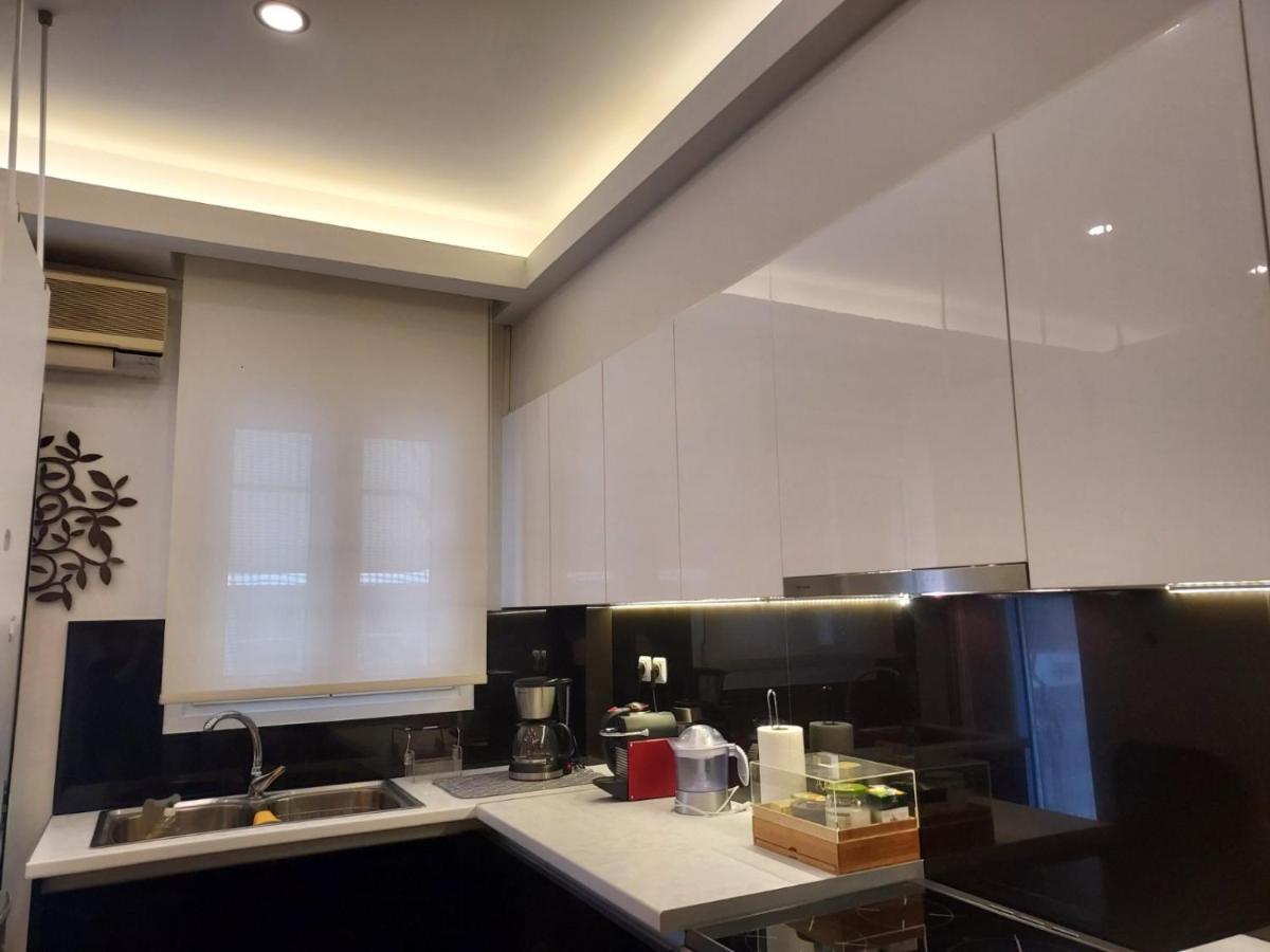 Acropolis Metro Station Flat 2 Appartement Athene Buitenkant foto