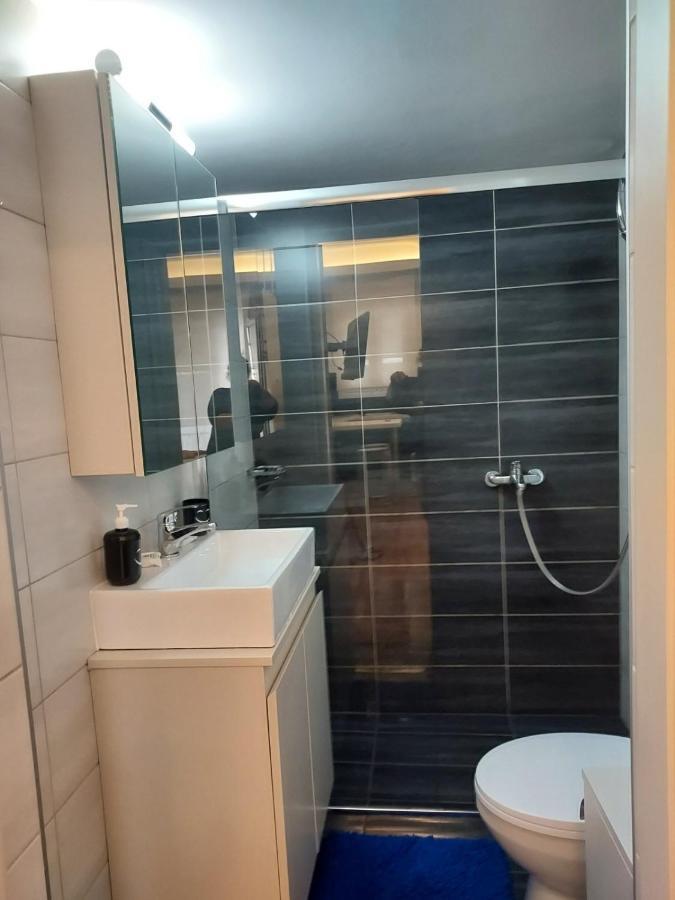 Acropolis Metro Station Flat 2 Appartement Athene Buitenkant foto