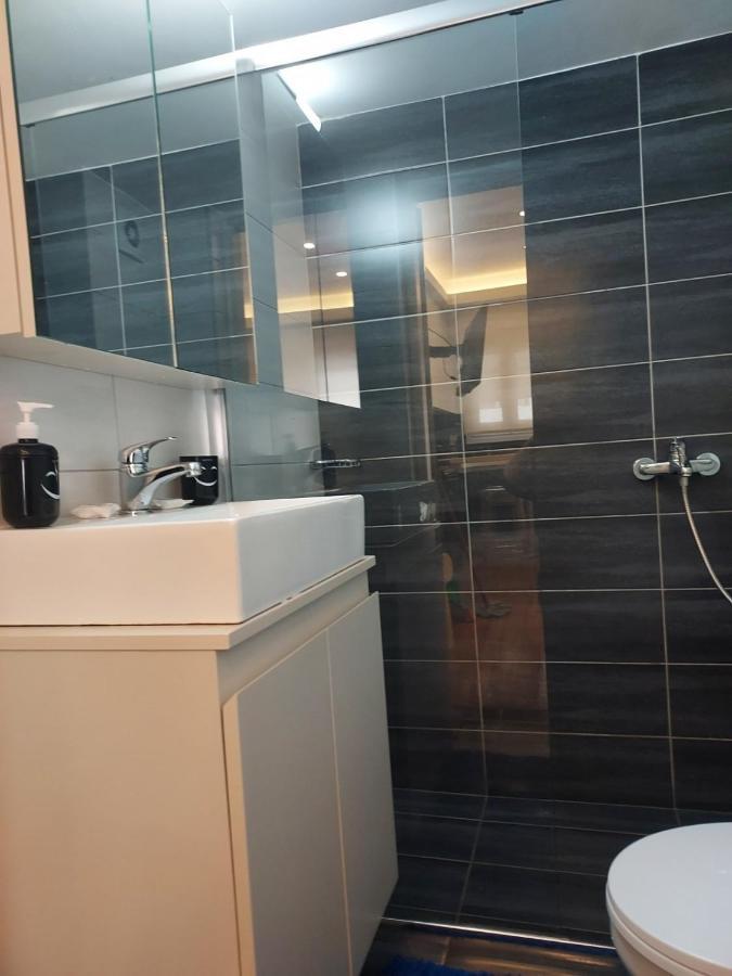 Acropolis Metro Station Flat 2 Appartement Athene Buitenkant foto