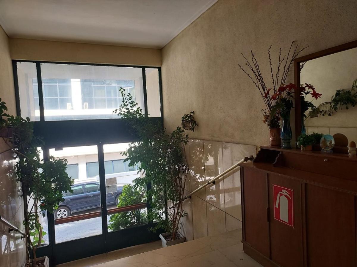 Acropolis Metro Station Flat 2 Appartement Athene Buitenkant foto